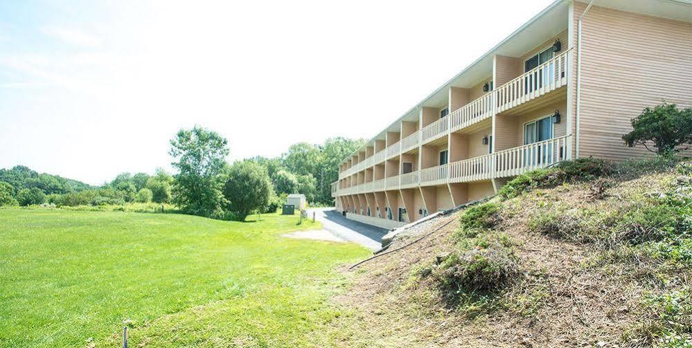 Hampton Falls Inn Екстер'єр фото