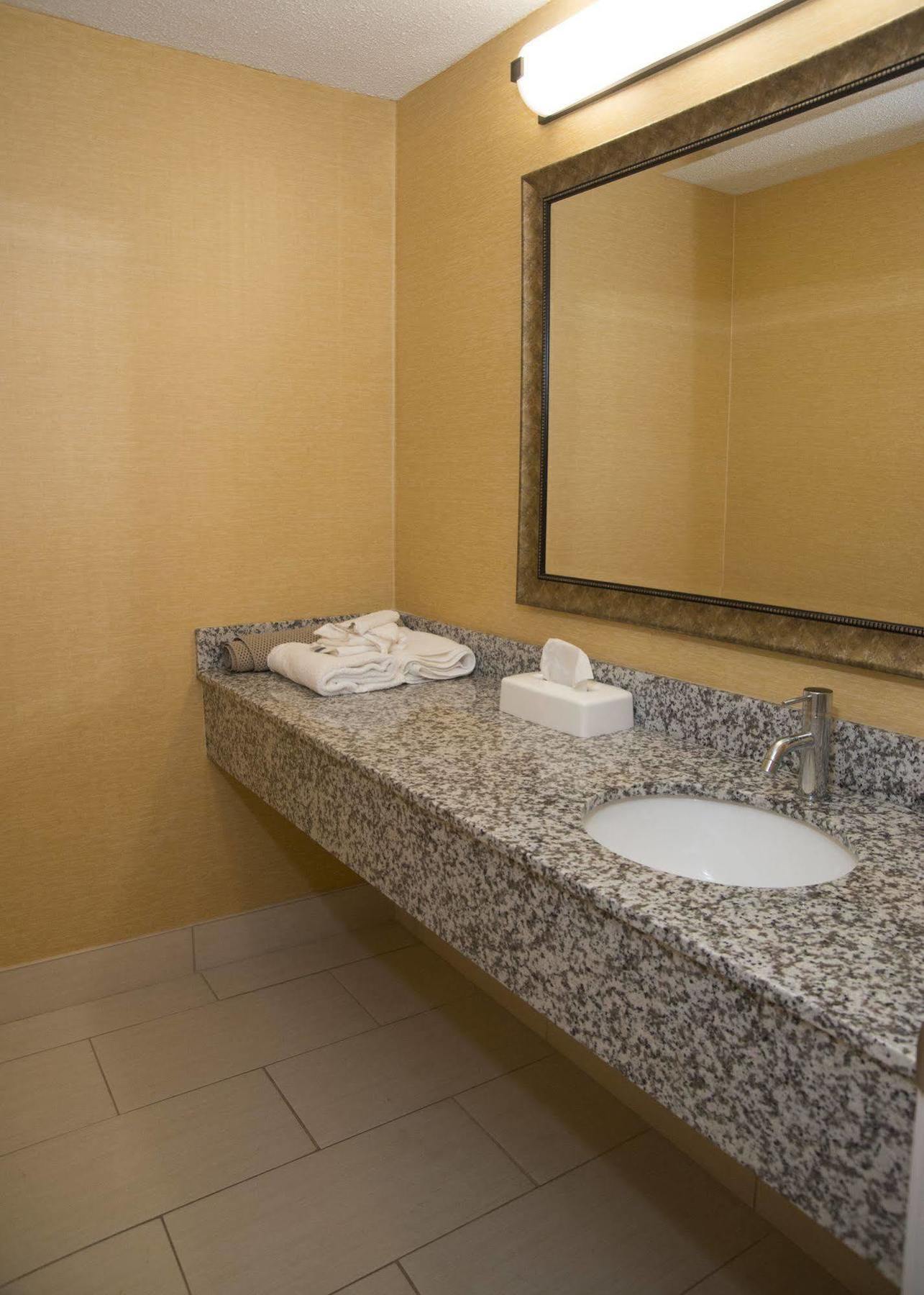 Hampton Falls Inn Екстер'єр фото