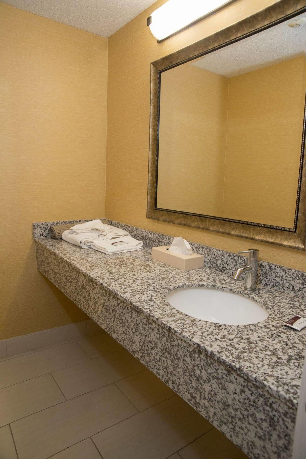 Hampton Falls Inn Екстер'єр фото