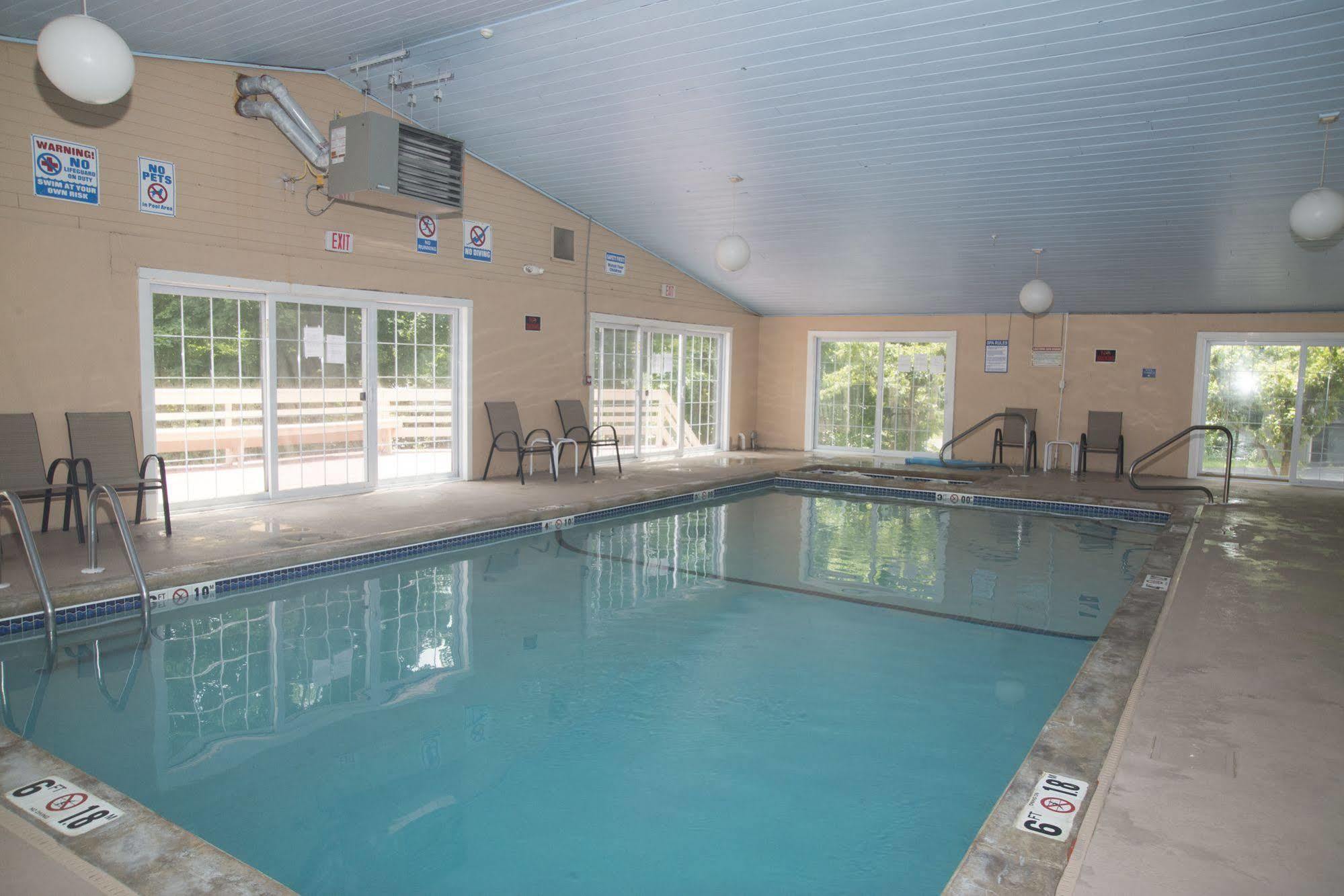 Hampton Falls Inn Екстер'єр фото