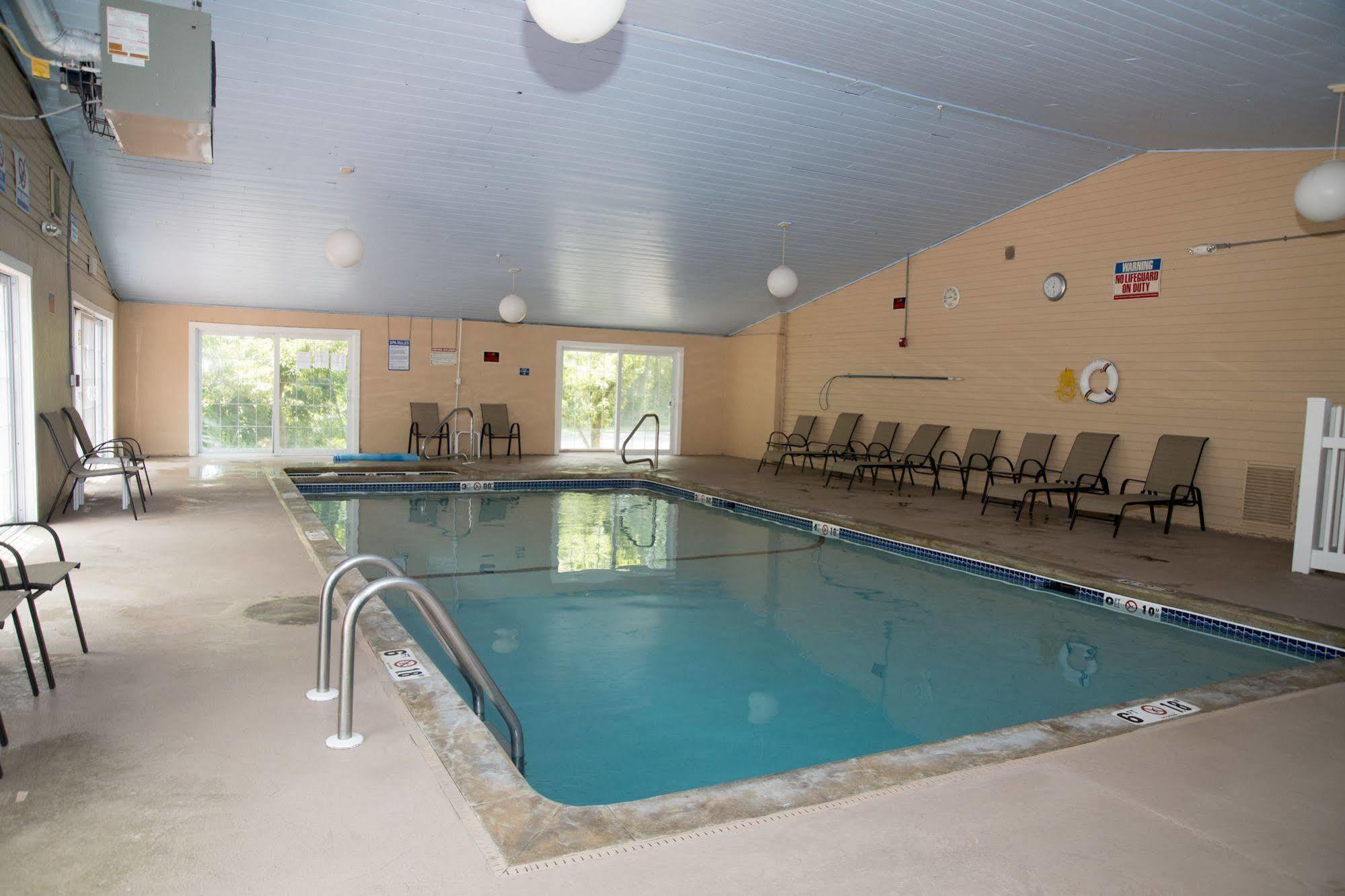 Hampton Falls Inn Екстер'єр фото